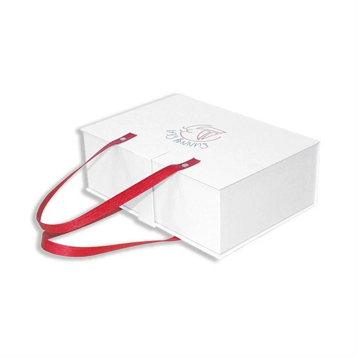 white magnetic box with ribbon (5)